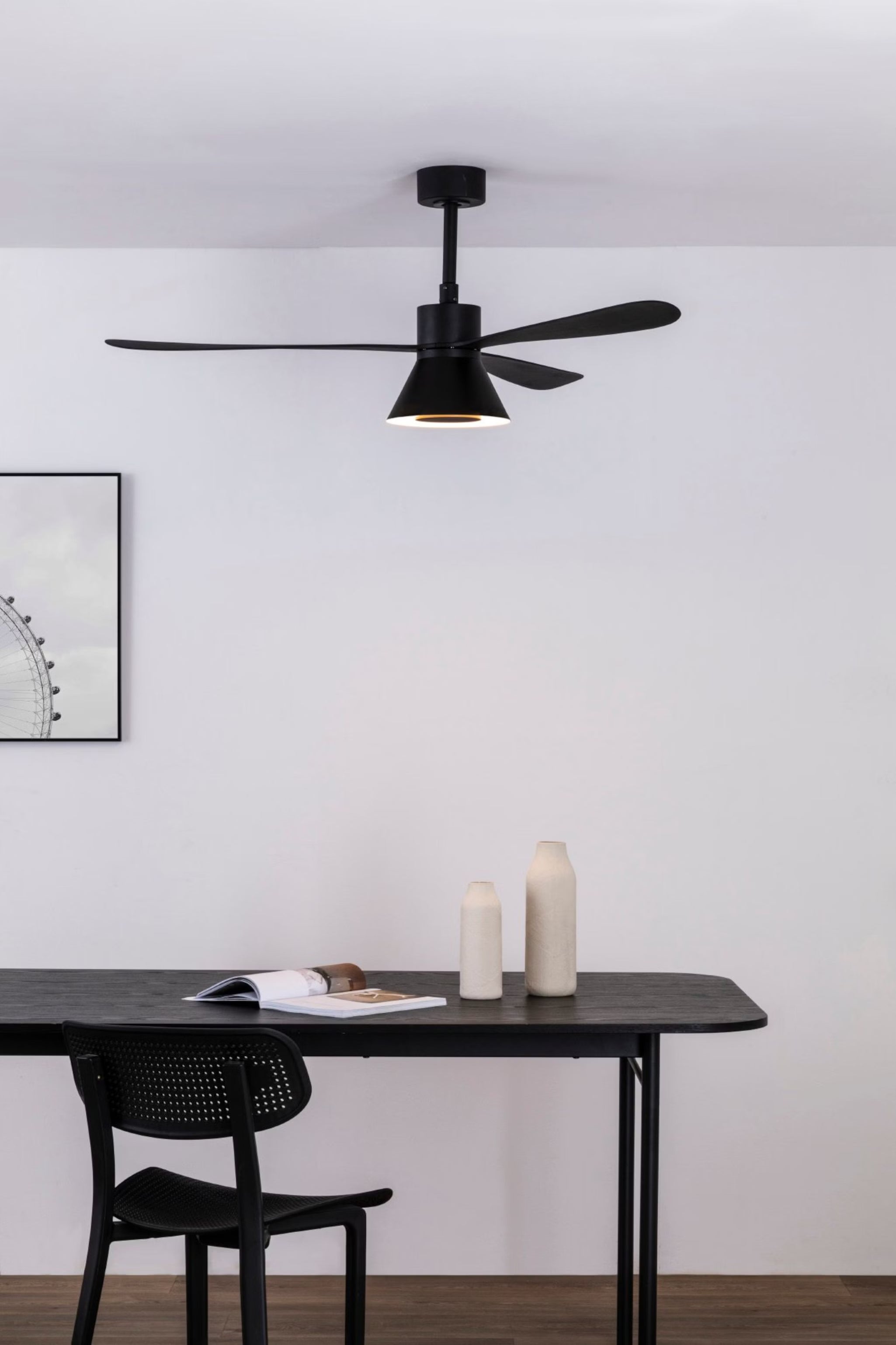 Ventilateur de Plafond Amelia II Black Ø 132 cm - Éclairage LED 20W Variable, Moteur DC Économe 28W, 6 Vitesses, Mode Été/Hiver, Télécommande - Noir Mat